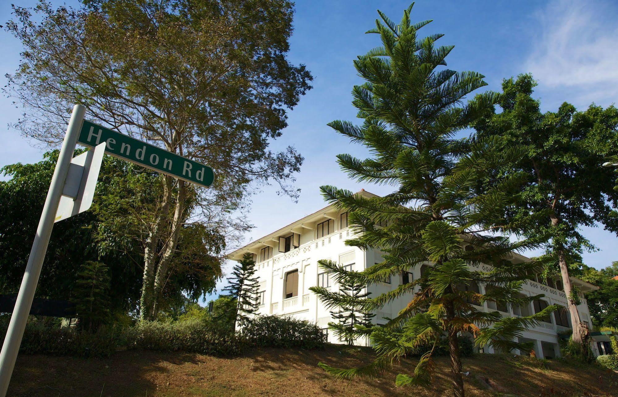 Khách sạn Raintr33 4*